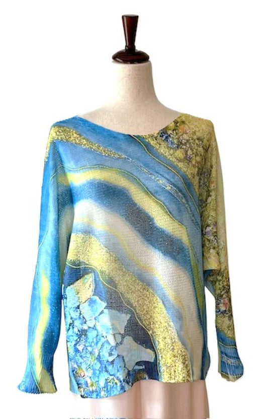 Italian Knit Sweater, Great Color and Light Weight. (Blue Wavy)