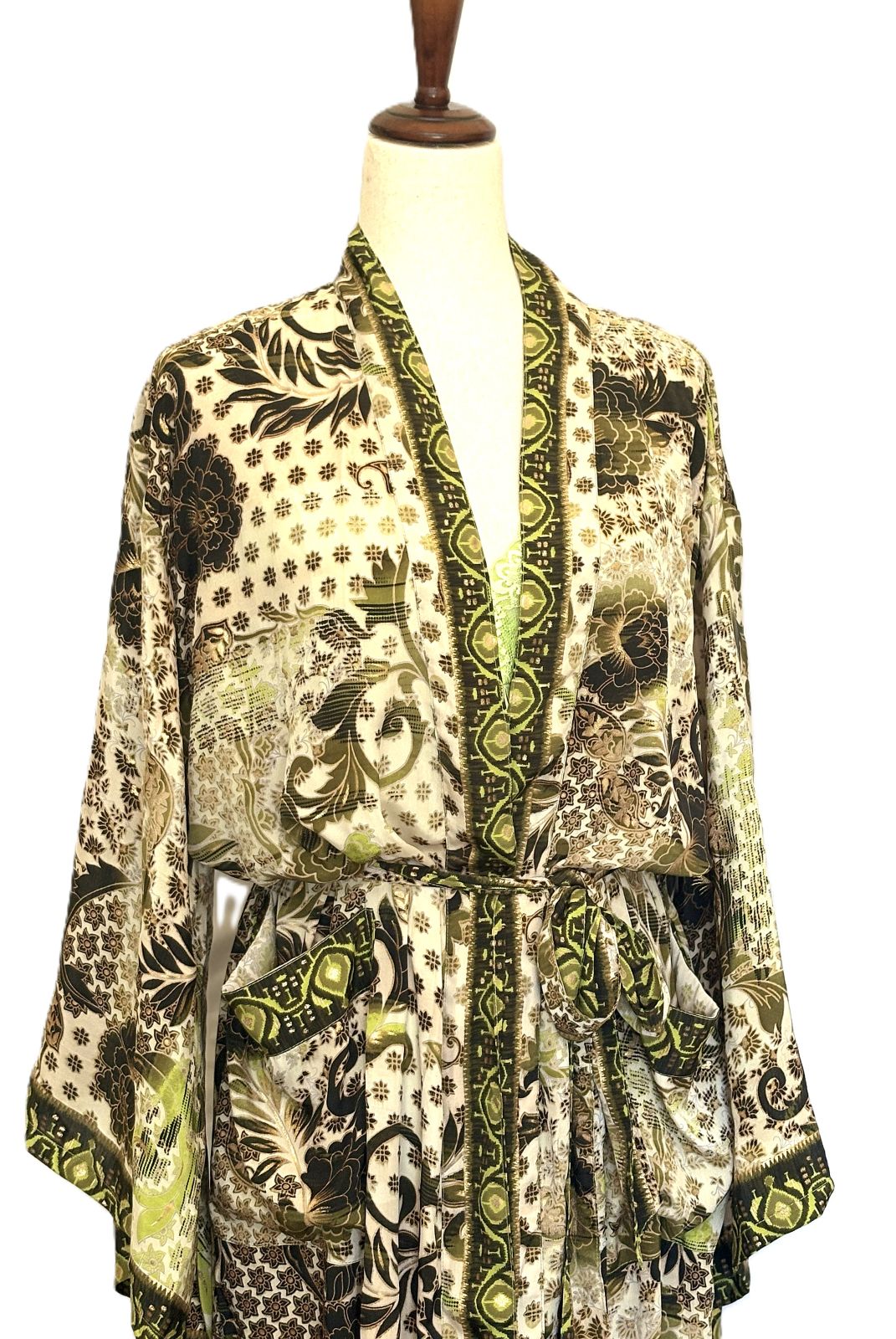 Signature Collection, Long Silk Kimono Duster.  Dramatic Print. (Green)