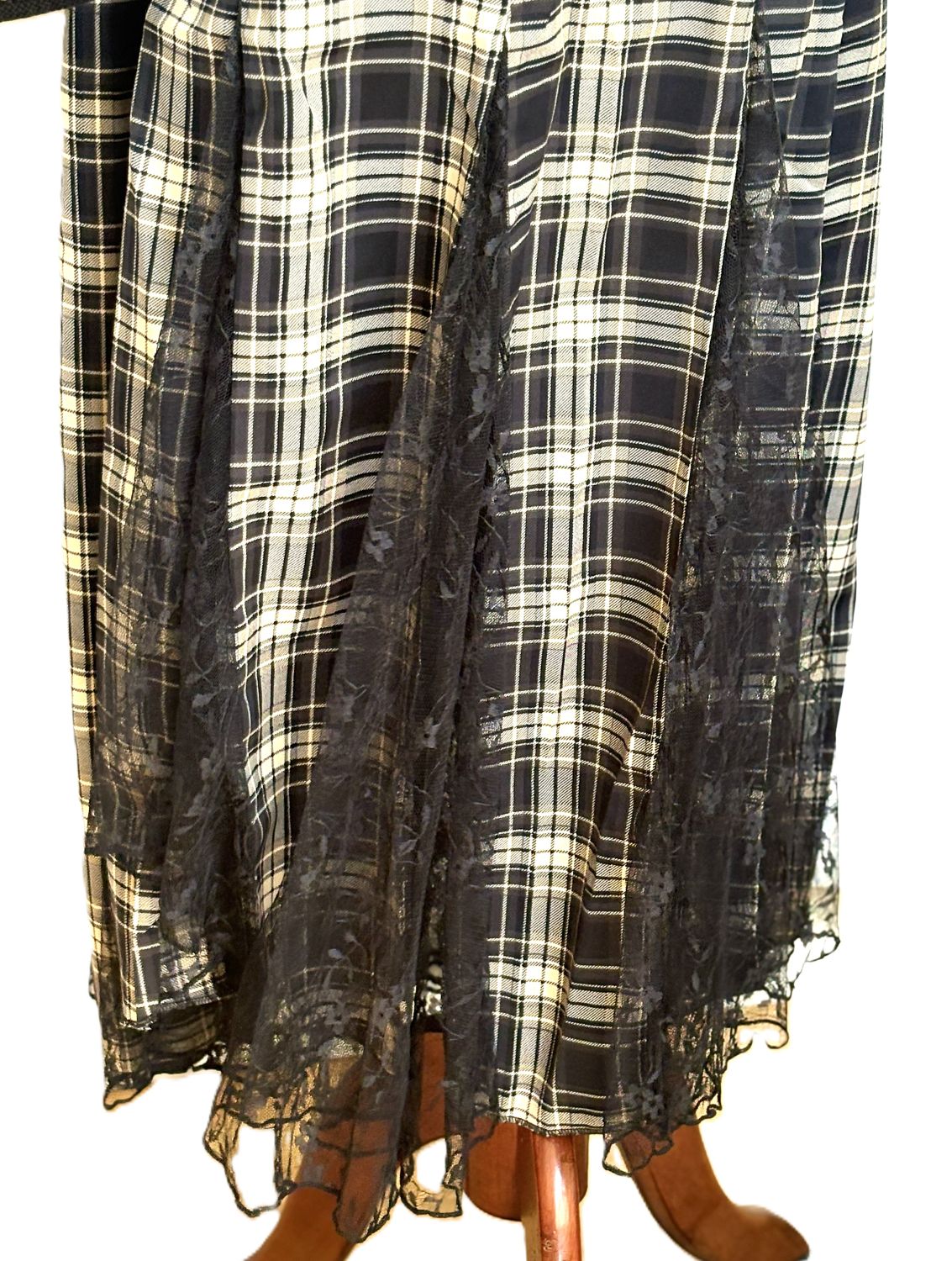 Skirt, Plaid and Lace Godet Pleated A-Line Elastic Waist Maxi (Black)