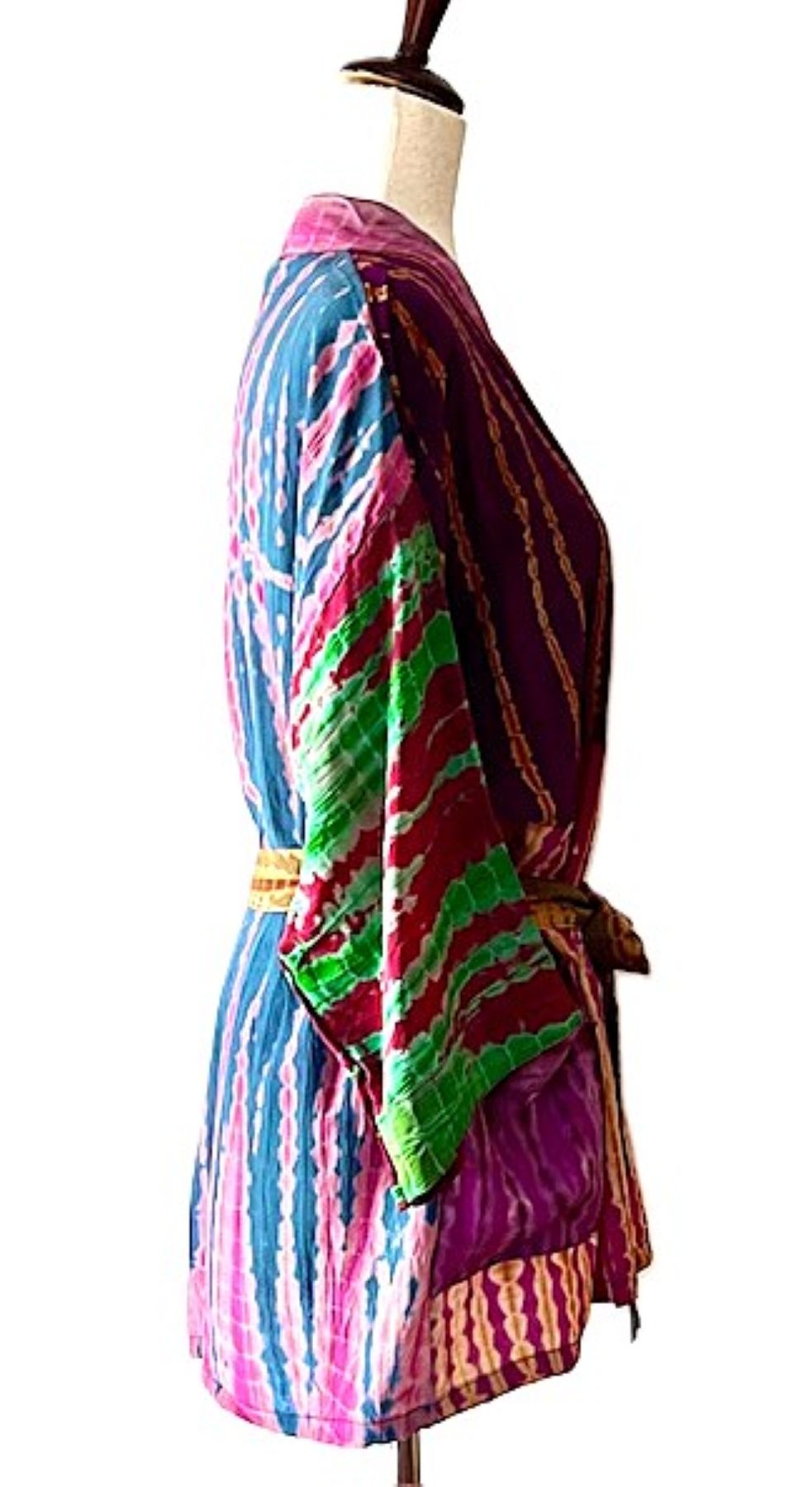 Jacket, Multi Colored Tied Dyed  Short Silk Kimono Fashionable. (Multicolor)
