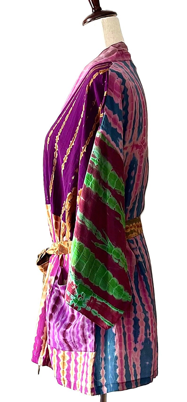 Jacket, Multi Colored Tied Dyed  Short Silk Kimono Fashionable. (Multicolor)