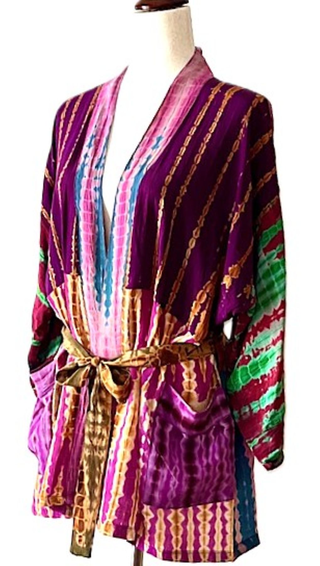Jacket, Multi Colored Tied Dyed  Short Silk Kimono Fashionable. (Multicolor)