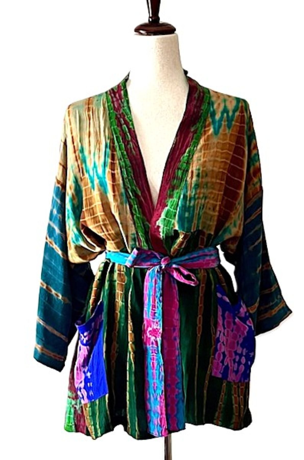 Jacket, Multi Colored Tied Dyed  Short Silk Kimono Fashionable. (Multicolor)