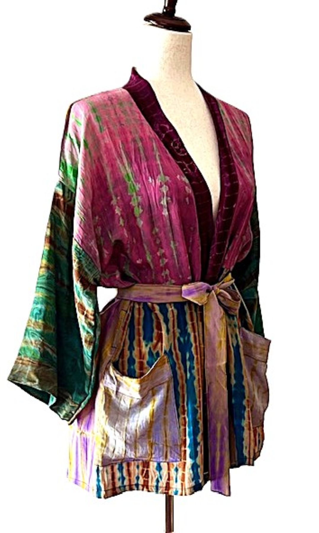 Jacket, Multi Colored Tied Dyed  Short Silk Kimono Fashionable. (Multicolor)