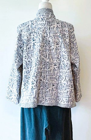 Short DesignerJacket In A Lively Graphic Print (Navy and White)