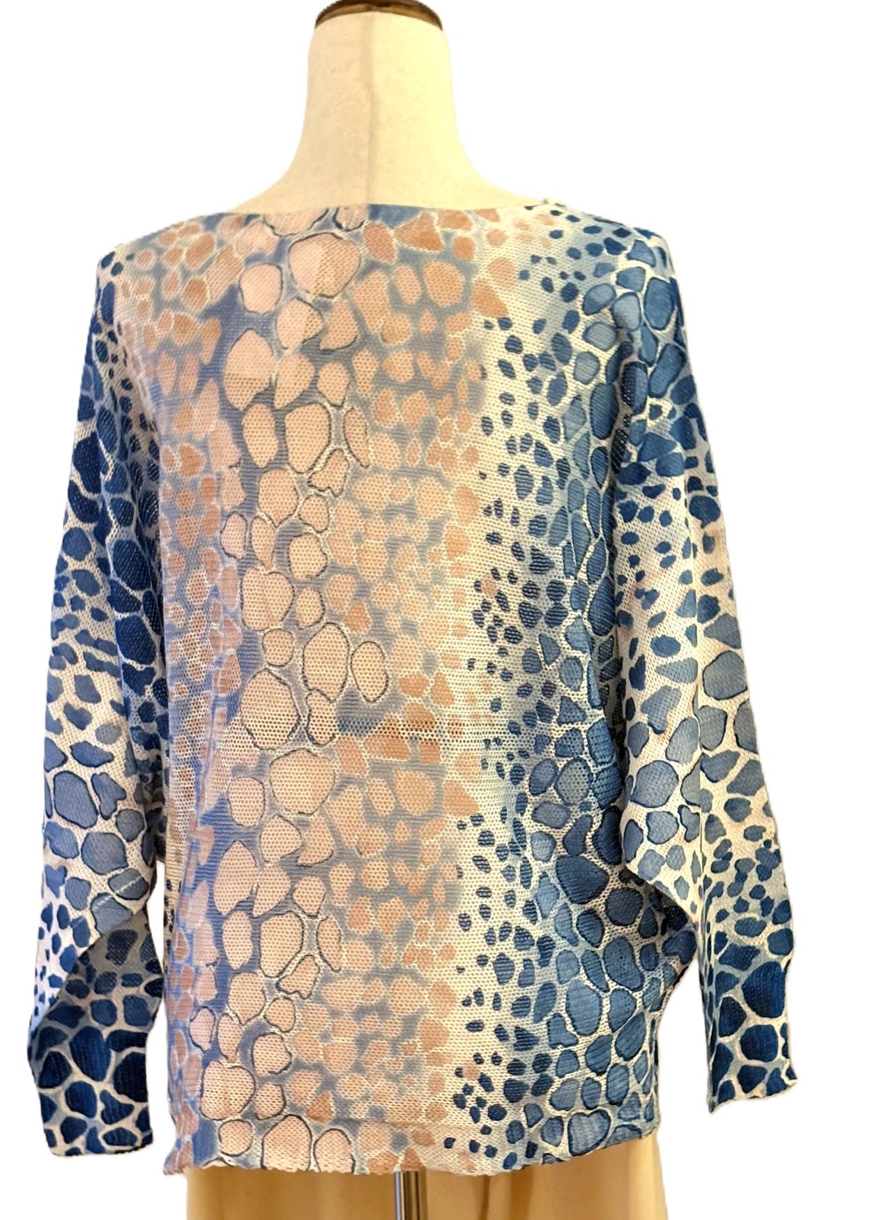 Italian Knit Blue Giraffe Round Neck Printed Sweater: Lightweight, One Size