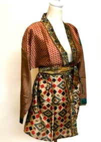 Stunning Short Vintage Art Silk Kimono Jacket (Bronze/Red)