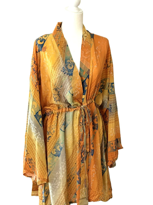 Kantha Bae Silk Dreamweaver Shortie Kimono Is An Easy Layer Piece. (Apricot Floral)