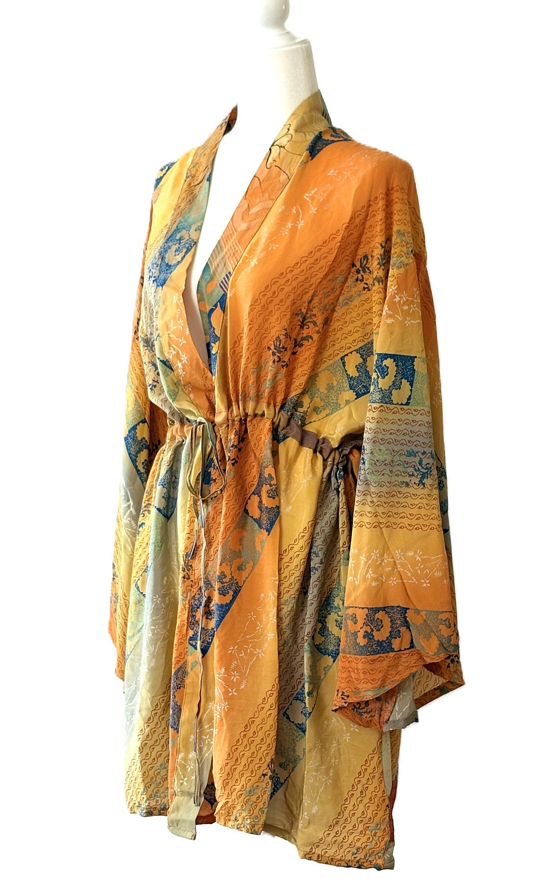 Kantha Bae Silk Dreamweaver Shortie Kimono Is An Easy Layer Piece. (Apricot Floral)
