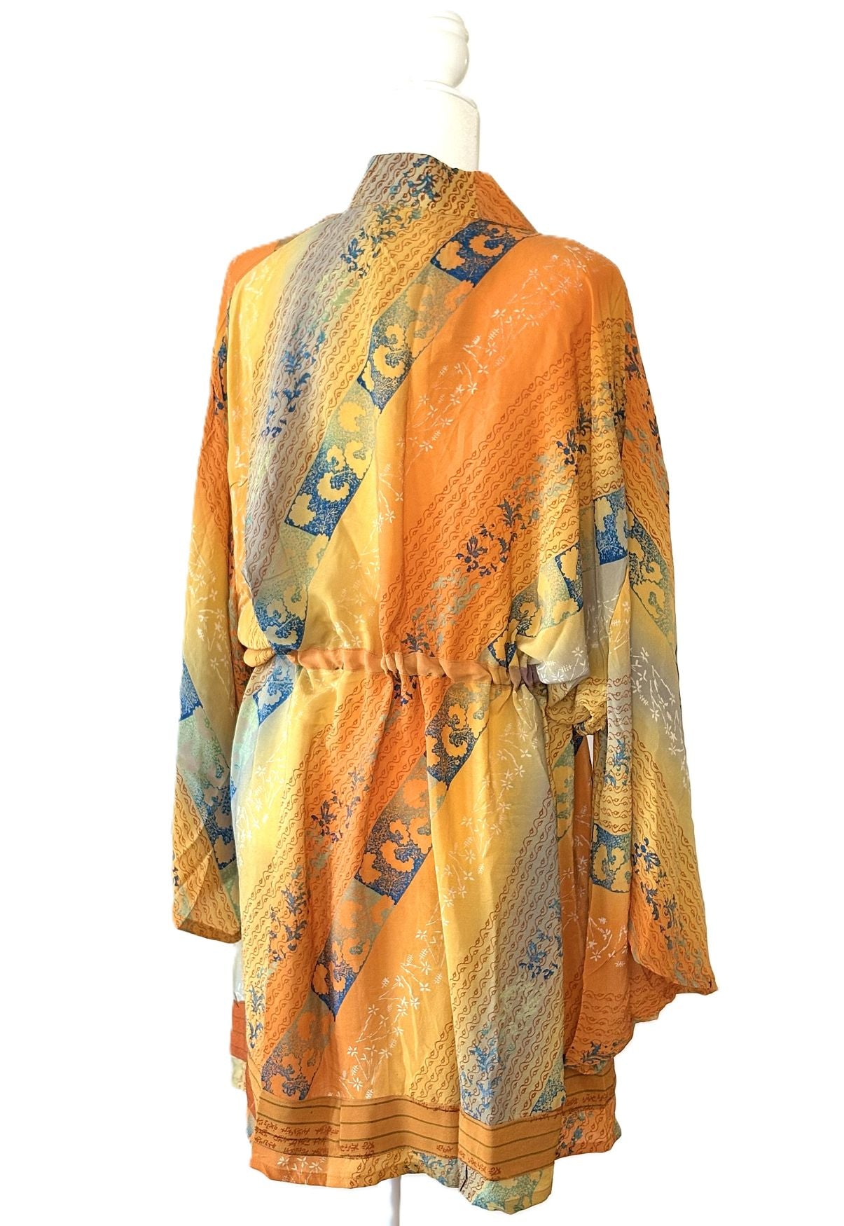 Kantha Bae Silk Dreamweaver Shortie Kimono Is An Easy Layer Piece. (Apricot Floral)