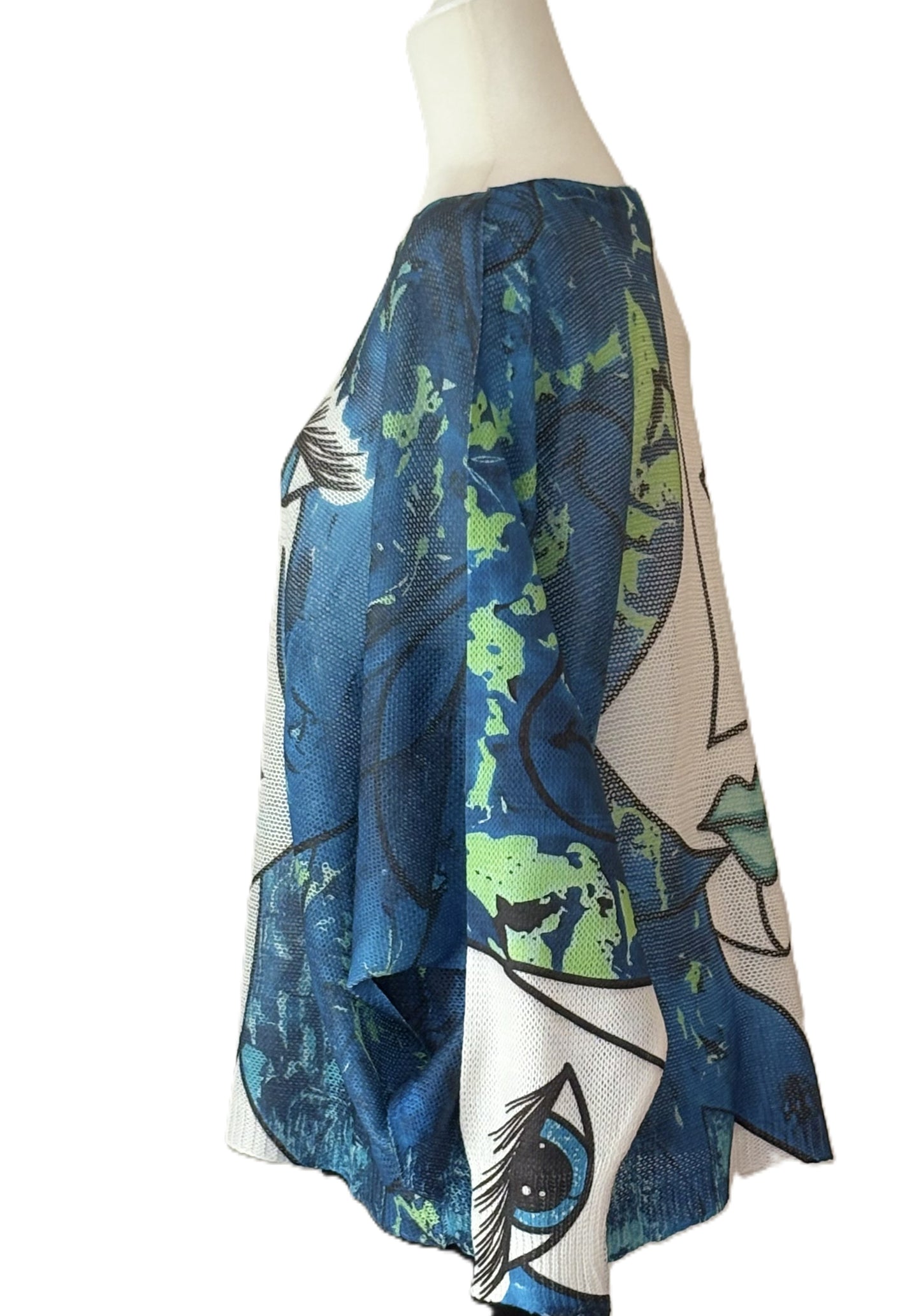 Italian Knit Sweater, Picaso Muse. (Blue)
