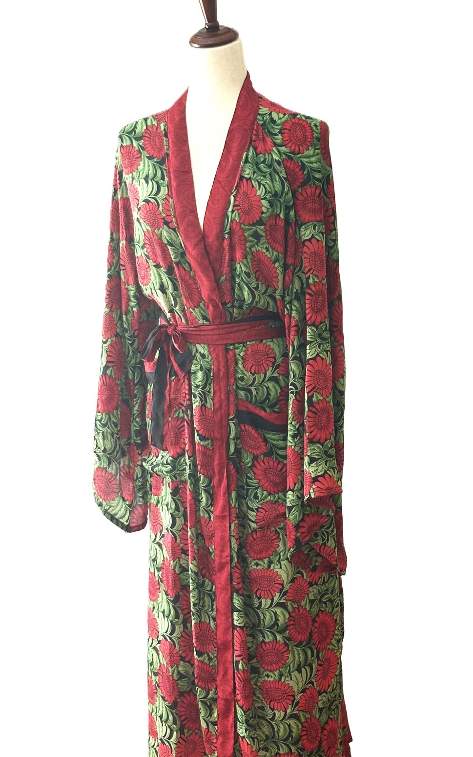 Luxurious and Glamorous  Silk Kimono Duster. Scene Stealer.(Red Floral)
