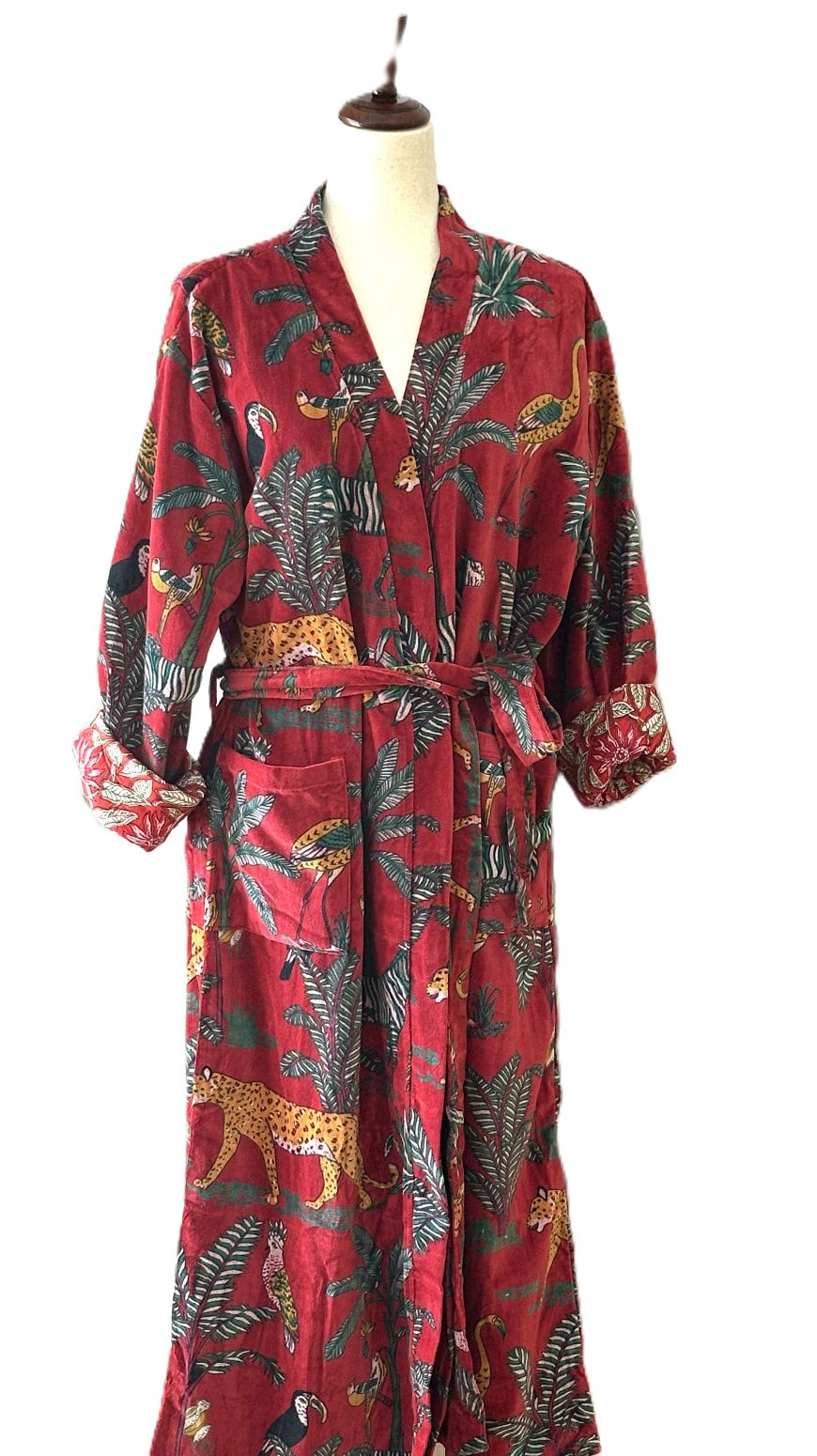 Luxurious and Velvet Kimono Duster Will Become An Everyday Favorite. (Red Jungle)