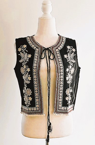 Short Tradition Hand Embroidered Vest (Black)