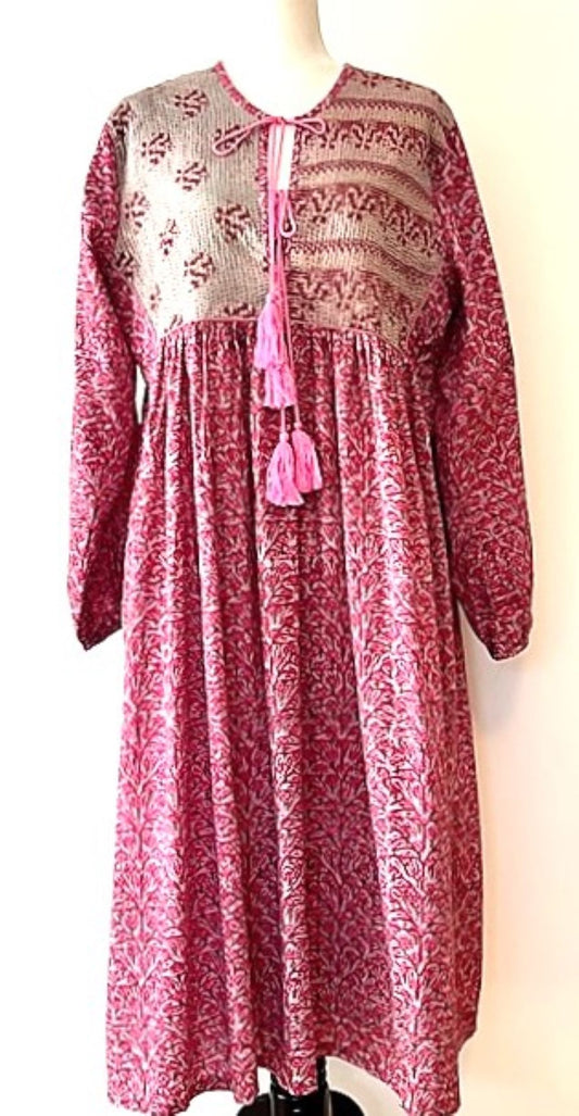 Embroidered Cotton Panel Dress Slims And Highlights The Figure (Pink)