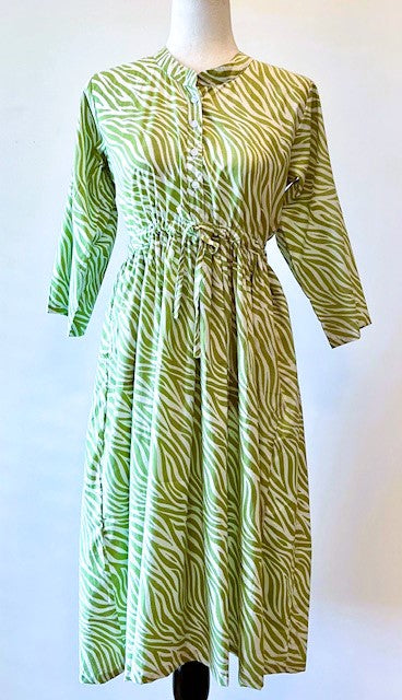 Flattering Easy Basic Block Print Cotton Short Dress. (Lime)