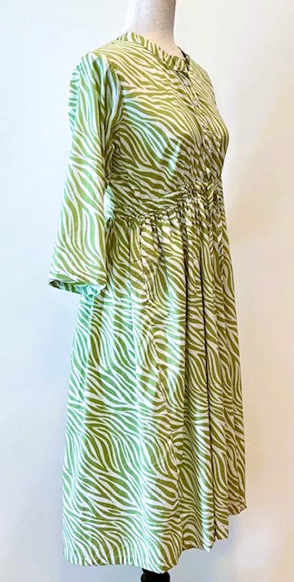 Flattering Easy Basic Block Print Cotton Short Dress. (Lime)