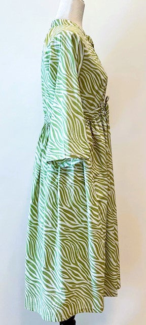 Flattering Easy Basic Block Print Cotton Short Dress. (Lime)