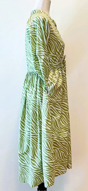 Flattering Easy Basic Block Print Cotton Short Dress. (Lime)