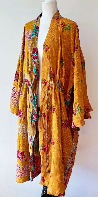 Kantha Bae Dreamweaver Kimono Is A Statement Piece. (Mixed Print)