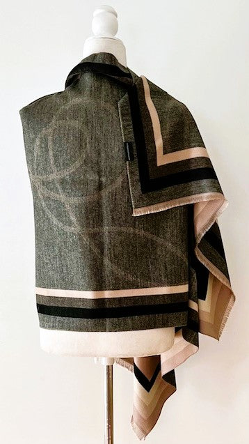 Black and Gray Mane Reversible Wrap – Artisan Shawl