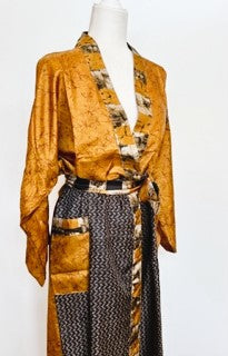 Luxurious Rich Abstract Print Silk Kimono (Copper/Black)