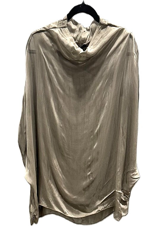 Top, Fluid Italian Blouse Flatters The Figure (2 Colors)