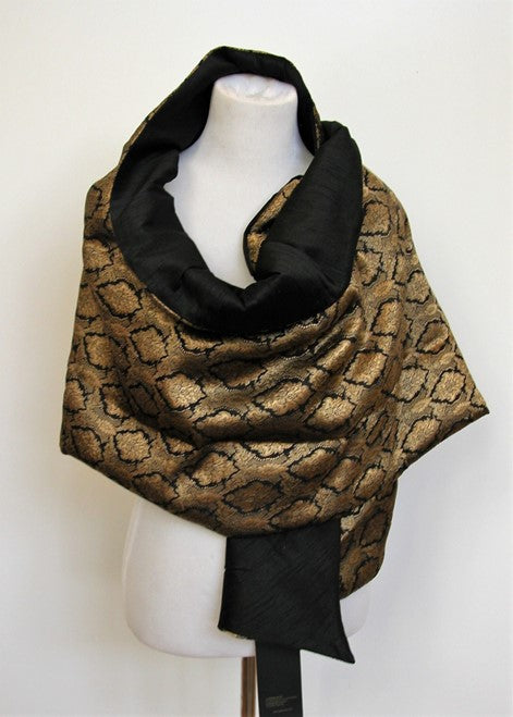 Reversible Silk Shawls in  Print/Solid Combination. Avant-Garde