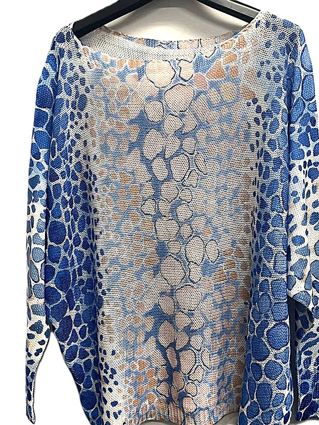 Italian Knit Blue Giraffe Round Neck Printed Sweater: Lightweight, One Size