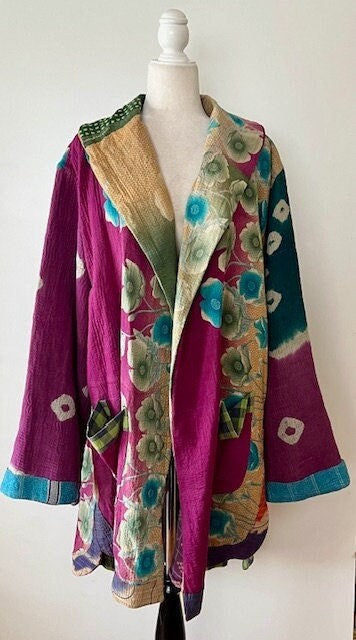 Spring Drifter Coat: Kantha Comfortable and Warm (Wine Floral)