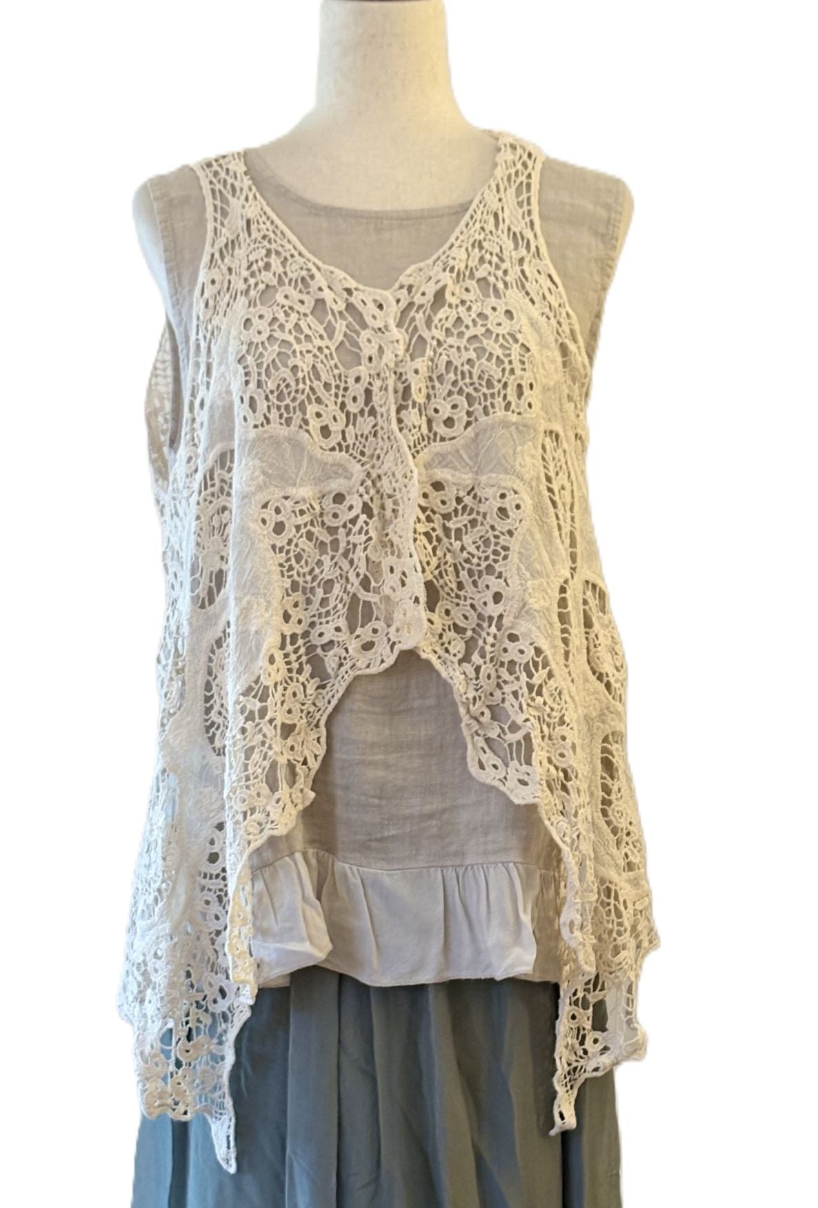 Tops: Knitted Pattern Vest Is On Trend