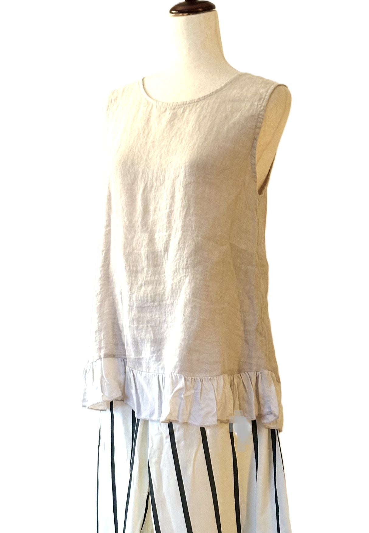 Top: Linen Silk Collection Tank Top With Ruffle Is Chic. (Natural)