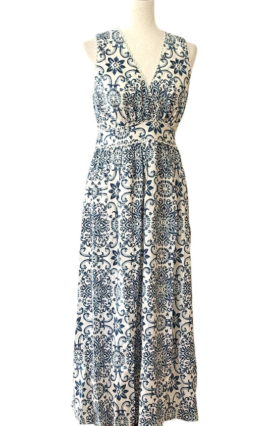 Dresses: Sleeveless Summer in Capri Scalloped Lace Maxi (Navy White).