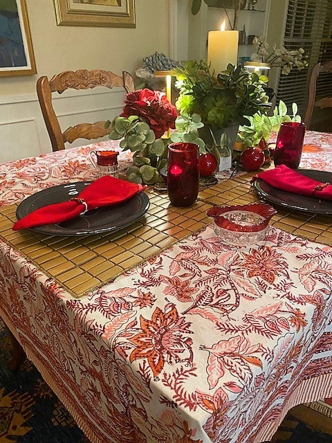 New Look For Your Holiday Entertaining. Table Cloth (60x90)