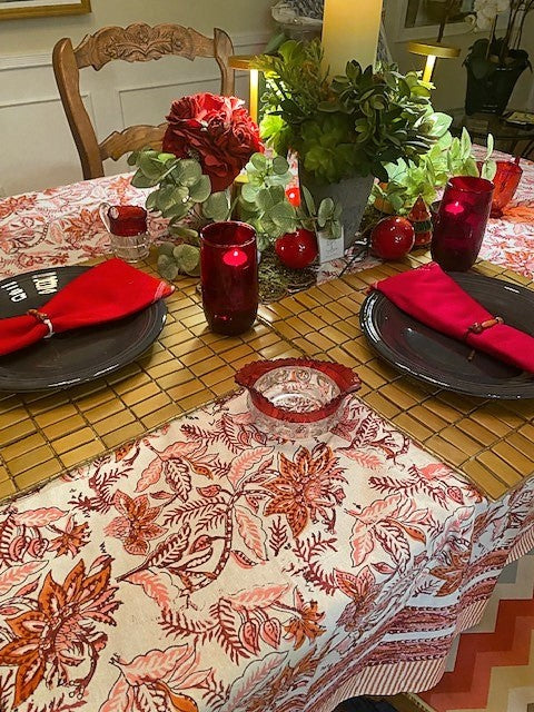 New Look For Your Holiday Entertaining. Table Cloth (60x90)