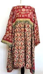 Artisan Kantha Quilt Float Dress. Comfortable and Very Chic (Green/Gold))