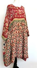 Artisan Kantha Quilt Float Dress. Comfortable and Very Chic (Green/Gold))